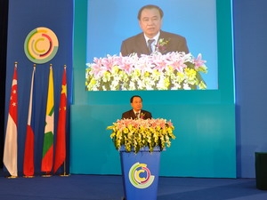 Thứ trưởng Bộ Giao thông Vận tải, Trưởng đoàn đại biểu Việt Nam Lê Mạnh Hùng 
phát biểu tại lễ khai mạc. (Ảnh: Quang Đức/TTXVN)