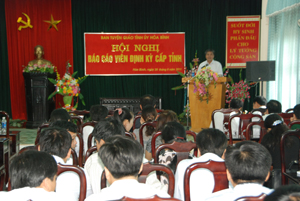 Lãnh đạo  Ban Tuyên giáo Tỉnh ủy phát biểu định hướng công tác tuyên truyền tại hội nghị.