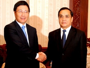 Thủ tướng Thongsin Thammavong tiếp Bộ trưởng Phạm Bình Minh.