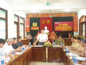 Đồng chí Hoàng Minh Tuấn, Trưởng Ban Tổ chức Tỉnh ủy, Trưởng Ban Pháp chế - HĐND tỉnh phát biểu tại buổi giám sát.