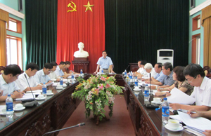Đồng chí Nguyễn Văn Quang, Phó Bí thư TT tỉnh ủy, Trưởng BCĐ chỉ đạo hội nghị.