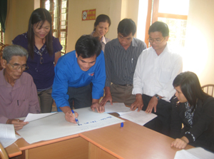 ĐV-TN xã Mông Hóa (Kỳ Sơn) tham gia lập kế hoạch phát triển KT-XH, thực hiện CCHC.