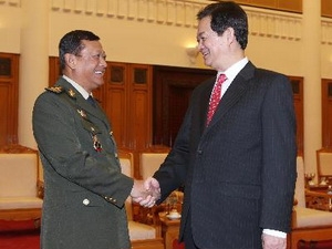 Thủ tướng tiếp Đại tướng Niêng Phát. (Ảnh: Đức Tám/TTXVN)