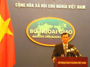 NPN Lương Thanh Nghị tại buổi họp báo thường kỳ chiều 23-8 tại Hà Nội.