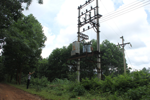 Hệ thống trạm biến áp xã Văn Sơn, huyện Lạc Sơn đã được Công ty Điện lực Hoà Bình đầu tư nâng cấp đảm bảo việc cung ứng điện trên địa bàn.

