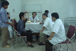Bệnh viện Đa khoa tỉnh khám miễn phí cho đối tượng khuyết tật vận động nghèo trên địa bàn tỉnh.
