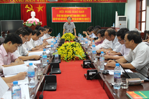 Đồng chí Đoàn Văn Thu, TUV, Bí thư Đảng uỷ KCCQ tỉnh phát biểu chỉ đạo tại buổi giao ban.

