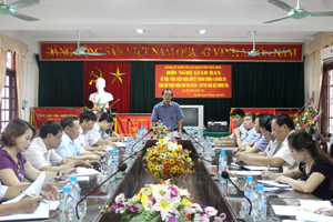 Đồng chí Đoàn Văn Thu – Bí thư Đảng ủy Khối Các cơ quan tỉnh phát biểu tại buổi giao ban cụm 5.



