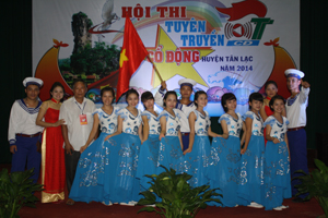 Đội văn nghệ thị trấn Mường Khến đoạt giải nhất Hội thi tuyên truyền-cổ động huyện Tân Lạc năm 2014.

 

