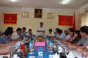 Đồng chí Nguyễn Văn Quang, Phó Bí thư Tỉnh ủy, Chủ tịch UBND tỉnh phát biểu kết luận tại buổi làm việc tại Sở GD&ĐT.