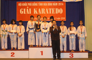 Các võ sinh của CLB đã giành HCV  tại giải karatedo Hội khoẻ Phù Đổng tỉnh năm 2014.