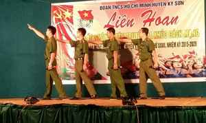 Tiết mục tham gia Liên hoan của Công an huyện Kỳ Sơn.