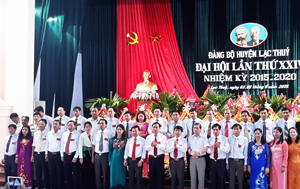 BCH Đảng bộ Huyện Lạc Thuỷ khóa XXIV, nhiệm kỳ 2015-2020 ra mắt Đại hội.

