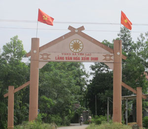 Phong trào Toàn dân đoàn kết xây dựng đời sống văn hóa phát triển sâu rộng, huyện Yên Thủy ngày càng có thêm nhiều những cổng làng ghi danh hiệu: Làng Văn hóa.

