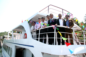 Công ty CP Du lịch Hòa Bình đầu tư 2 tàu du lịch tiêu chuẩn 3 sao,  đáp ứng nhu cầu du lịch chất lượng cao trên hồ Hòa Bình.
