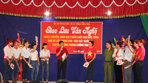 Chi hội phụ nữ xóm Phung II và xóm Cọi xã Ngọc Mỹ tham gia trả lời câu hỏi của BTC về 4 phẩm chất đạo đức Phụ nữ Việt Nam thời kỳ đẩy mạnh CNH-HĐH.