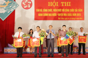 Kết thúc hội thi, Ban tổ chức đã  trao giải nhất cho đơn vị cơ quan chính quyền huyện Mai Châu.