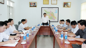 Đồng chí Nguyễn Viết Trọng, Tỉnh ủy viên, Giám đốc Sở Nội vụ  họp giao ban với  lãnh đạo Sở và các phòng, ban triển khai nhiệm vụ chuyên môn.