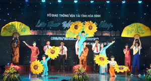 Tham gia liên hoan, các đơn vị trong toàn ngành GT-VT đã mang đến hơn 20 tiết mục múa hát đặc sắc ca ngợi Đảng, ca ngợi Bác Hồ, quê hương đất nước con người Việt Nam.
