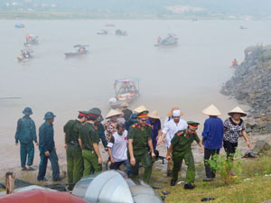 Các lực lượng tham gia diễn tập xử lý tình huống cứu hộ cứu nạn.
