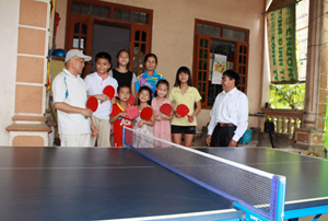Các CLB bóng bàn ở thị trấn Đà Bắc thường xuyên có nhiều em nhỏ đến tham gia tập luyện.