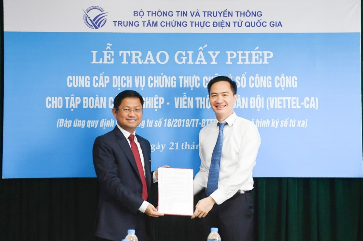 Bộ TTTT lần đầu trao giấy phép cung cấp dịch vụ chữ ký số từ xa  Công nghệ   Vietnam VietnamPlus