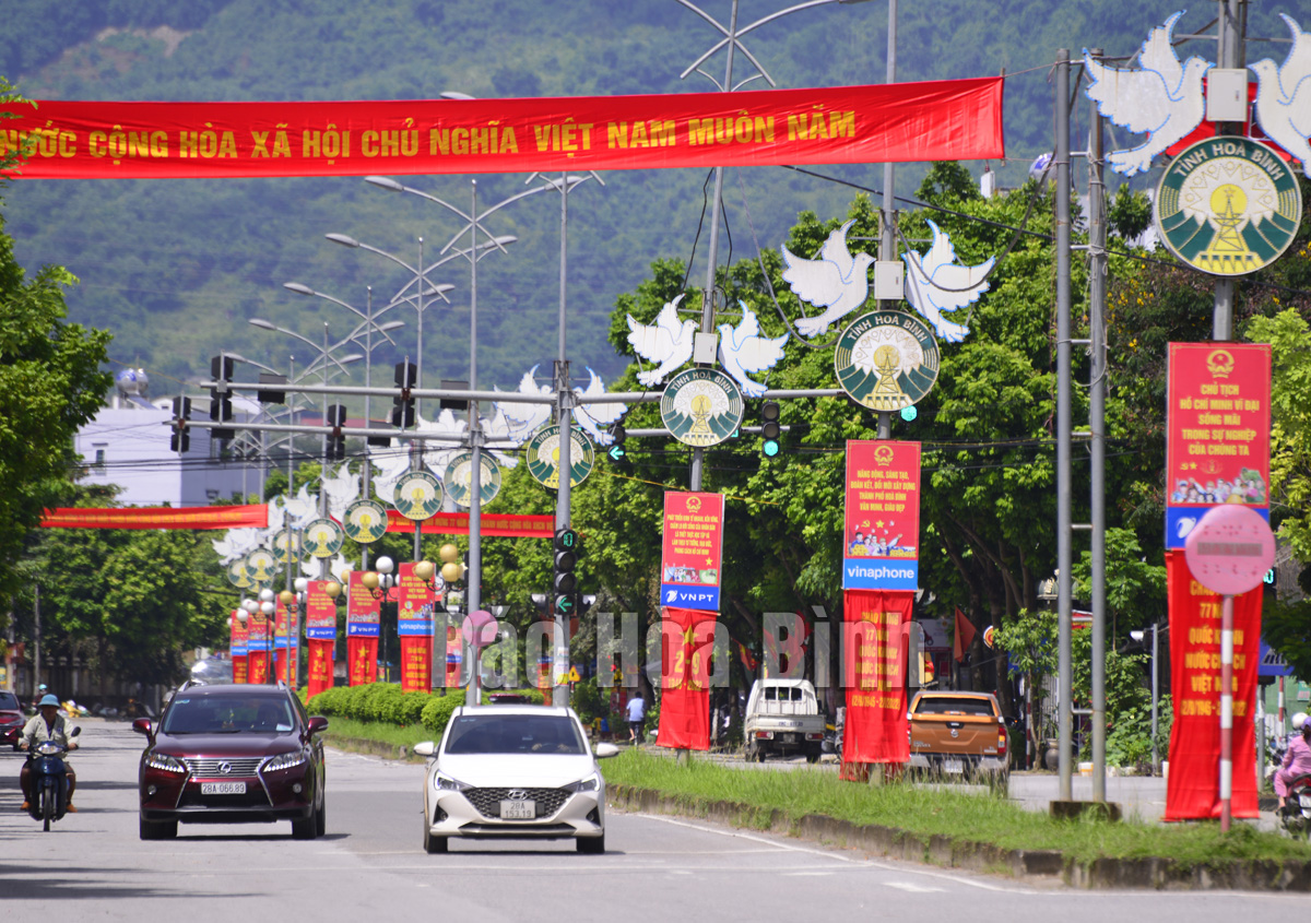 Chúc mừng Quốc khánh 2/9 - ngày lễ quan trọng của đất nước, người dân Việt Nam. Hãy xem những hình ảnh ấn tượng về những hoạt động văn hóa và lễ hội truyền thống để cảm nhận tình yêu đất nước của người Việt.