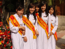 các thế hệ HS trường Hoàng Văn Thụ luôn phát huy truyền thống học tốt, thi đỗ ĐH đạt tỉ lệ cao.