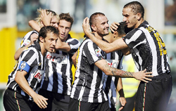 Sự xuất hiện của những đội như Juventus có giúp cho giải đấu này hấp dẫn hơn?
