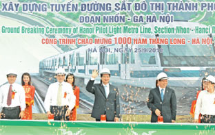 Thủ tướng Nguyễn Tấn Dũng
phát lệnh khởi công.