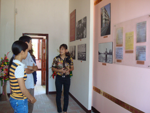 Nhà máy in tiền đầu tiên đặt tại xã Cố Nghĩa (Lạc Thủy) được công nhận là di tích lịch sử Cách mạng cấp quốc gia hàng ngày được đón nhiều du khách đến thăm quan.