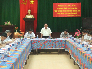 Đồng chí Bùi Văn Tỉnh, UVT.Ư Đảng, Chủ tịch UBND tỉnh kết luận buổi làm việc huyện Kim Bôi.