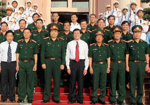 Chủ tịch nước Trương Tấn Sang với lãnh đạo chủ chốt Bộ Quốc phòng.