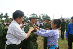 Nhờ làm tốt công tác phát triển Đảng trong thanh niên chuẩn bị nhập ngũ, từ năm 2007 đến nay, toàn huyện Lương Sơn đã có 98 tân binh là đảng viên.