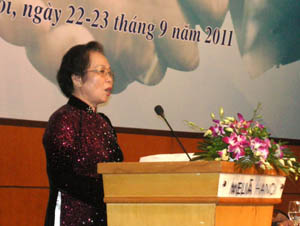 Phó Chủ tịch nước Nguyễn Thị Doan phát biểu tại Hội nghị.