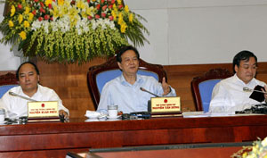 Thủ tướng Nguyễn Tấn Dũng phát biểu kết luận phiên họp.