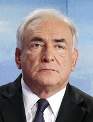Strauss-Kahn yêu cầu tòa án New York bác bỏ vụ kiện với cô hầu phòng.