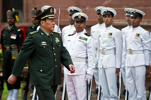 Bộ trưởng Quốc phòng Trung Quốc Lương Quang Liệt trong chuyến công du Ấn Độ.

