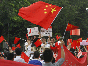 Các nhà hoạt động Trung Quốc tại Thái Lan cũng đồng loạt biểu tình phản đối Nhật. Ảnh: Reuters
