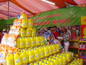 Nhiều mặt hàng Việt Nam chất lượng cao được bán với giá “sốc” như bột giặt, mỹ phẩm, hàng may mặc.