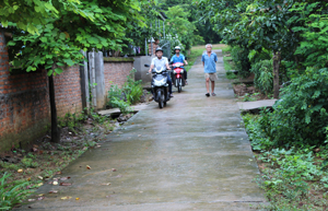 Hiện, các con đường liên xóm Nà Sài đã được bê tông hoá hơn 90%.