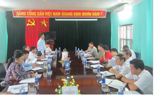Đồng chí Nguyễn Ngọc Gắn, Phó Ban Pháp chế (HĐND tỉnh) chủ trì cuộc khảo sát.
