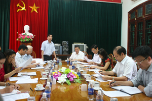 Đoàn công tác BCĐQCDC tỉnh làm việc tại huyện Mai Châu.