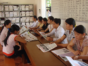 TTHTCĐ xã Xuất Hoá (Lạc Sơn) là điểm đến của nhân dân nhằm bổ sung các kiến thức về văn hoá, pháp luật, kỹ thuật thâm canh.