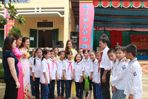 Năm học vừa qua, trường TH A Ngọc Lương đã đạt nhiều thành tích trong phong trào thi đua “Dạy tốt - học tốt”, có nhiều giáo viên dạy giỏi, học sinh giỏi các cấp.