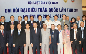 Chủ tịch nước Trương Tấn Sang với các đại biểu dự Đại hội. Ảnh: NGUYỄN KHANG (TTXVN)