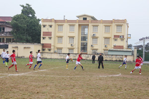 Giải bóng đá tiểu học - THCS thành phố Hòa Bình năm học 2013 - 2014 thu hút 100%  các trường trên  địa bàn tham gia.
