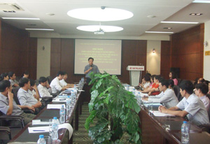 Lãnh đạo Sở Y tế phát biểu tại hội nghị.