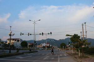 Đường Trương Hán Siêu là một trong những công trình 

góp phần làm thay đổi diện mạo đô thị TP Hòa Bình. 

 

