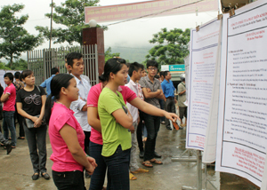 Sàn giao dịch việc làm huyện Kim Bôi được tổ chức tại xã Đông Bắc góp phần giải quyết việc làm, xóa đói -giảm nghèo cho người dân trên địa bàn.